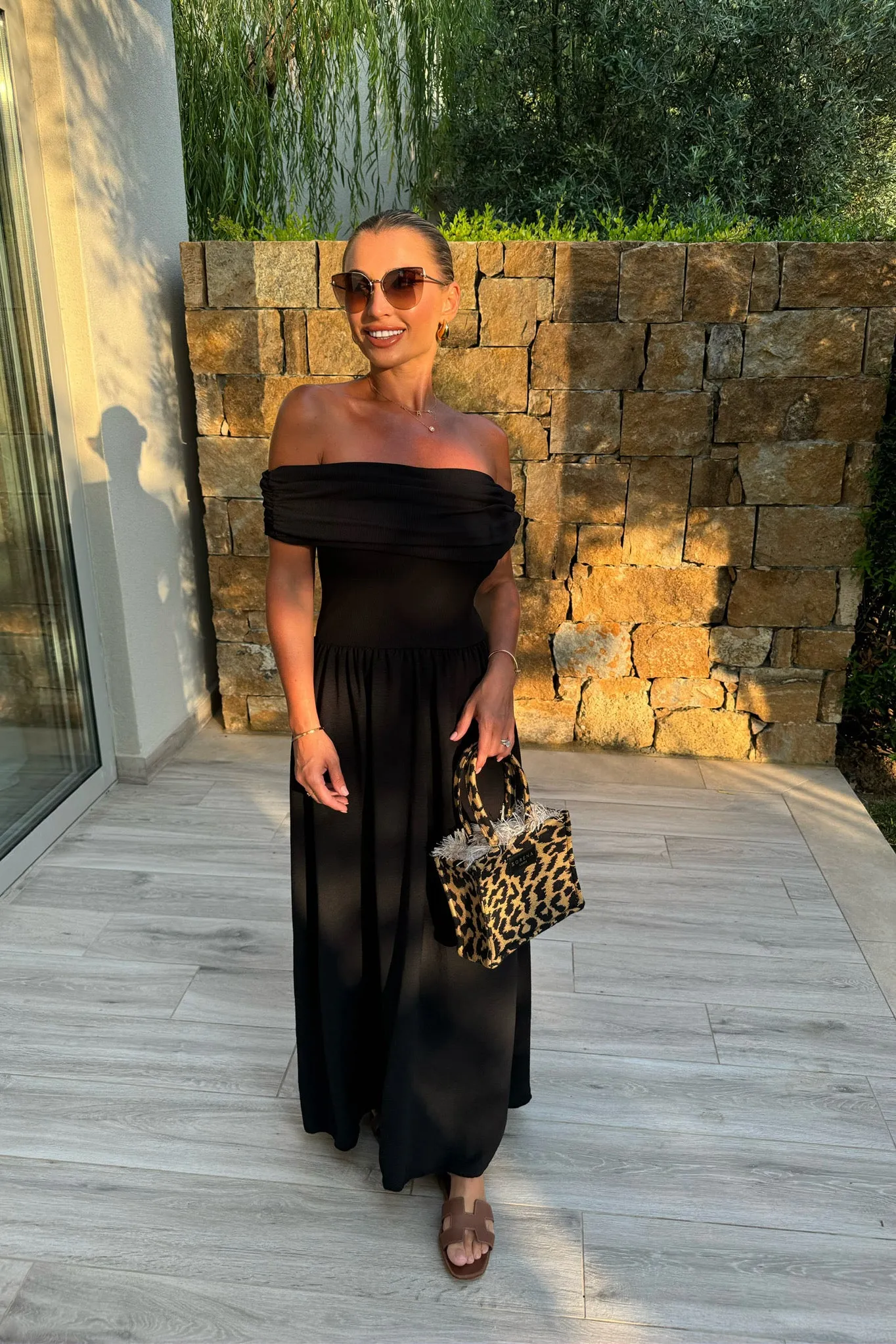 BLACK OFF SHOULDER MIDAXI DRESS